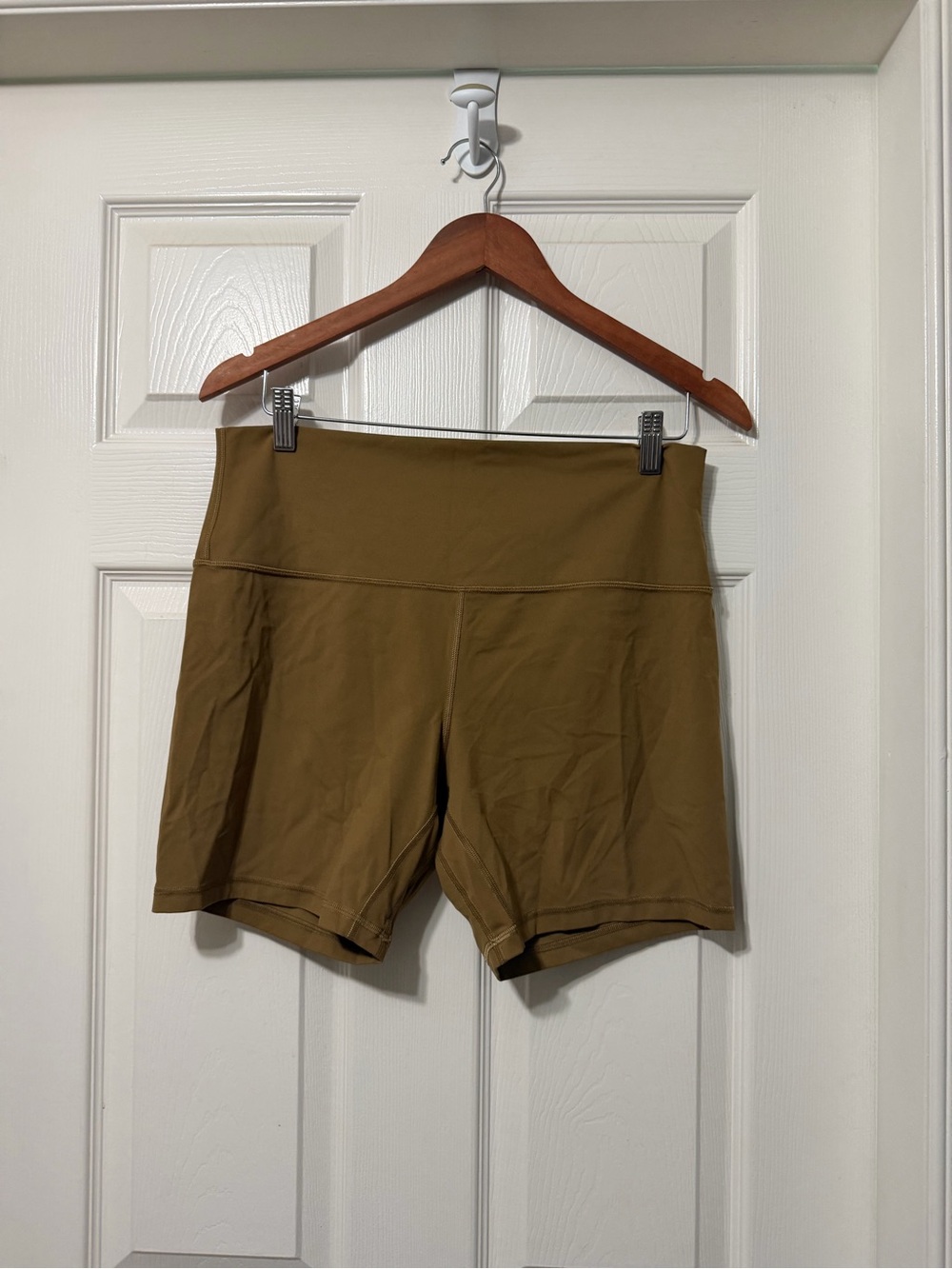 lululemon athletica High-Rise align short 6”size 14 euc